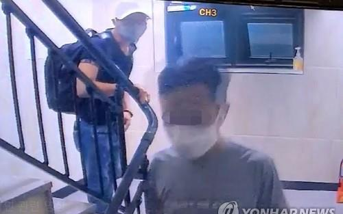 3 người Việt đu dây trốn khỏi khu cách ly ở Hàn Quốc khai gì trước cảnh sát?