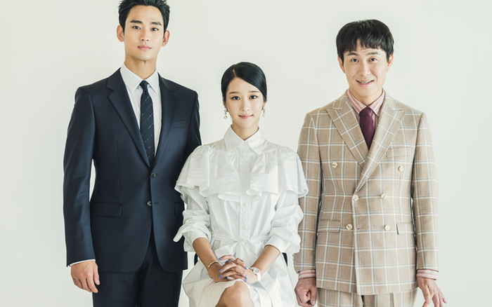 'Điên nữ' Seo Ye Ji gây bão mạng xã hội Hàn với phục sức hơn 2 tỷ đồng