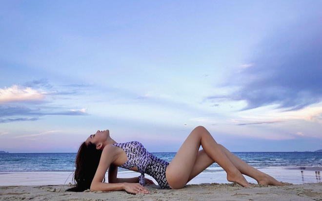 Ngọc Nữ bất ngờ khoe dáng bikini nuột nà, thành quả của bao ngày tập gym là đây!