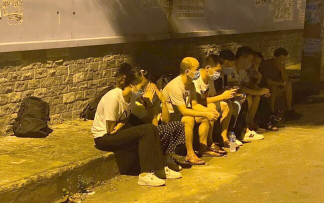 Người đàn ông nghi ngờ cầm đầu đường dây dẫn 19 người Trung Quốc nhập cảnh trái phép có biểu hiện ho và sốt