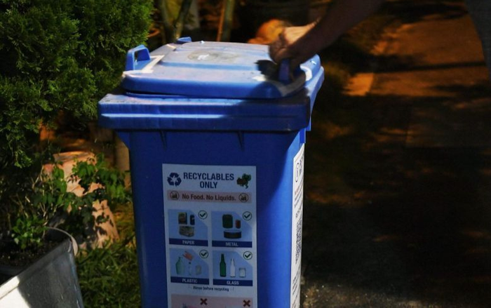 Nghe thấy tiếng động lạ bên trong thùng rác, người đàn ông phát hiện tội ác kinh hoàng