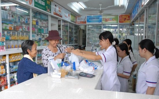 Cục quản lý Dược chỉ đạo các cơ sở bán, sản xuất cung ứng đủ thuốc không găm hàng tăng giá