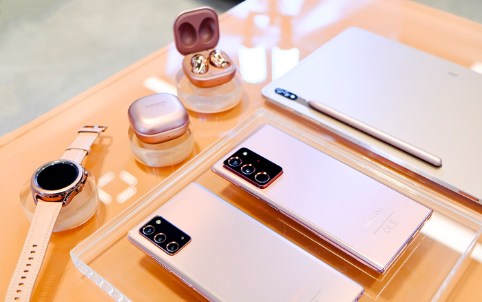 Trên tay đồng hồ Galaxy Watch3, tai nghe Buds Live cùng bộ đôi máy tính bảng Tab S7 và S7+ vừa ra mắt
