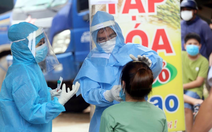 Có 268 trường hợp liên quan đến nhân viên điều hành xe buýt nhiễm COVID-19 ở Hà Nội, gần 100 nghìn người từ Đà Nẵng trở về thủ đô