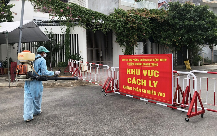 Dừng công tác coi thi đối với 2 giáo viên tiếp xúc gần BN 786, bố trí thi riêng cho 48 thí sinh