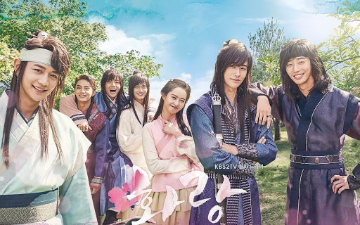 'Hwarang' - phim đầu tay của V (BTS) và Park Seo Joon phát sóng vào tháng 8: Idol được khen về diễn xuất, fan bắt đầu 'cày' lại chưa?