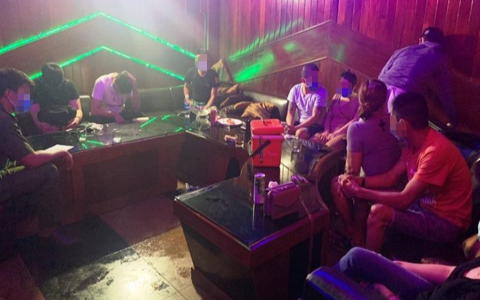 Bất chấp lệnh giãn cách xã hội giữa 'tâm dịch' Đà Nẵng, 21 thanh niên 'phê' ma túy trong phòng karaoke lúc đêm khuya