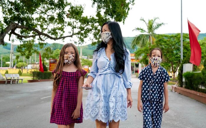 Hồng Nhung và hai con kết thúc 14 ngày cách ly tập trung sau khi từ Mỹ về