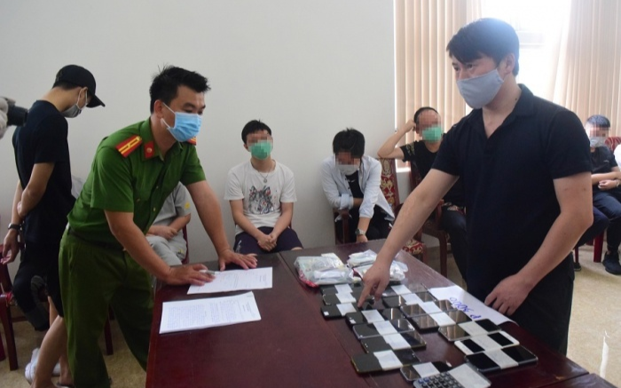 Phát hiện nhóm người Trung Quốc thuê khách sạn, tổ chức đánh bạc qua mạng hàng chục tỷ đồng