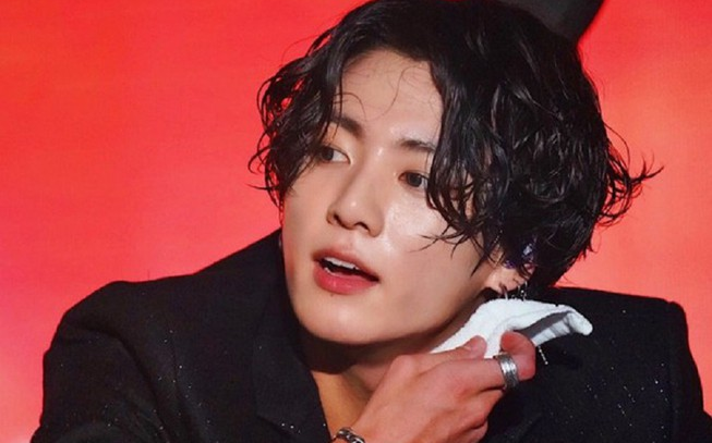 Cùng 'soi' quá trình từ Maknae vàng trở thành Maknae cơ bắp của Jungkook