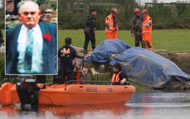 Phát hiện thi thể người đàn ông mất tích gần 30 năm trong ô tô dưới sông