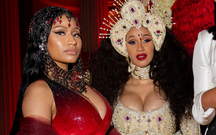 Mới ngày nào ném guốc vào mặt đàn chị, nay Cardi B lại ngầm khen ngợi Nicki Minaj hết lời