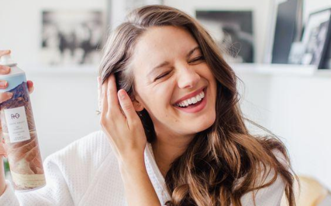 10 thói quen tai hại ai cũng mắc phải khiến tóc gãy rụng, xơ rối