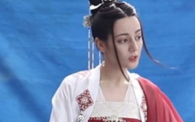 Tạo hình nữ trang của Địch Lệ Nhiệt Ba trong 'Trường ca hành' không nhận được nhiều lời khen, bị chê không đẹp bằng thời Phượng Cửu