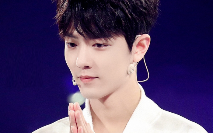 Biên kịch 'chuyên cà khịa' bất ngờ khuyên can fan Tiêu Chiến: 'Cậu ta cũng không dễ dàng gì khi hứng chịu rắc rối từ các người!'