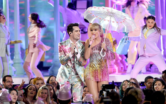 Nối tiếp VMAs, Billboard Music Awards 2020 là lễ trao giải tiếp theo xác nhận trở lại sau khi trì hoãn nửa năm