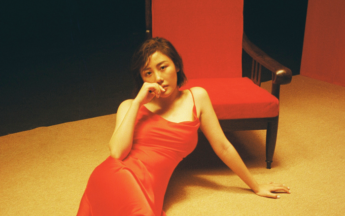 Văn Mai Hương ra MV mới liên quan đến chuyện tình trong bóng tối mà cả gia đình cũng không biết