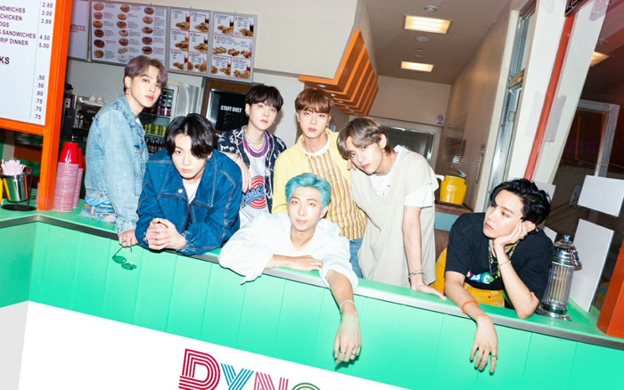 Cùng biểu diễn tại VMA 2020, nhưng đây là sự khác biệt của sân khấu từ BTS với các ngôi sao Lady Gaga và The Weeknd