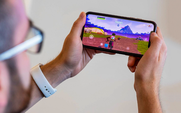 Cao thủ không bằng tranh thủ: iPhone cài game Fortnite đang được bán với giá lên đến 200 trăm triệu