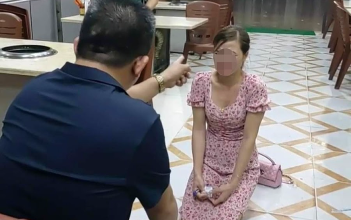 Xử lý thế nào chủ quán nướng bắt cô gái quỳ gối xin lỗi rồi livestream lên mạng xã hội vì dám 'bóc phốt' đồ ăn có sán?