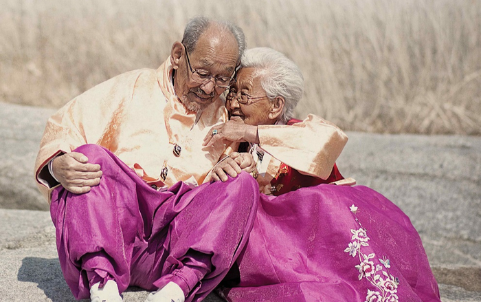 Cảm nhận về tình yêu giản dị mà phi thường trong 'Mình ơi, xin đừng qua sông': Mãi mãi là bao lâu?