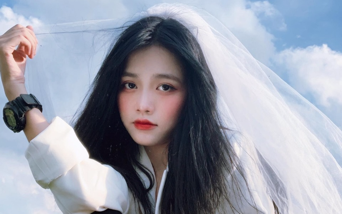 Nữ sinh 10X Hà Nội xinh đẹp, sở hữu lượt theo dõi 'khủng' nhờ tài năng cover độc đáo và bắt trend