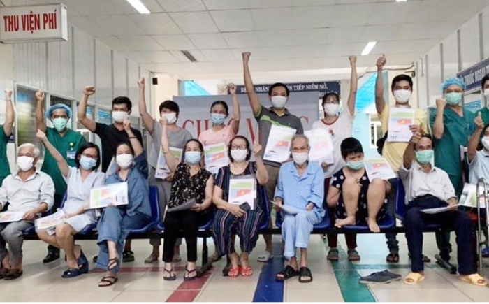 Thêm 16 bệnh nhân nhiễm COVID-19 tại Bệnh viện dã chiến ở Đà Nẵng được công bố khỏi bệnh