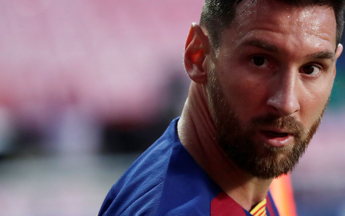 Ronaldo: 'Messi sẽ không thể bỏ Barca lúc này'