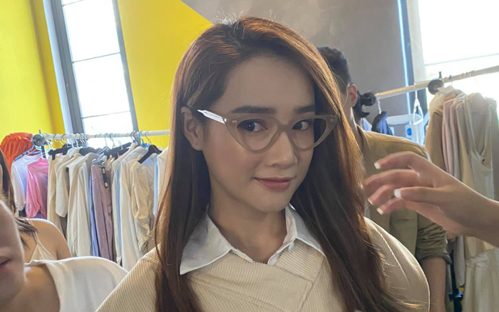 Nhã Phương khoe nhan sắc qua camera thường, fan ngỡ ngàng đôi phút mới nhận ra