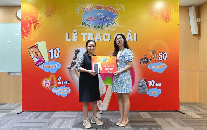 Chủ nhân những giải thưởng lớn đầu tiên từ chương trình “Dzui rộn ràng quà ngập tràn” của kem Celano và Merino