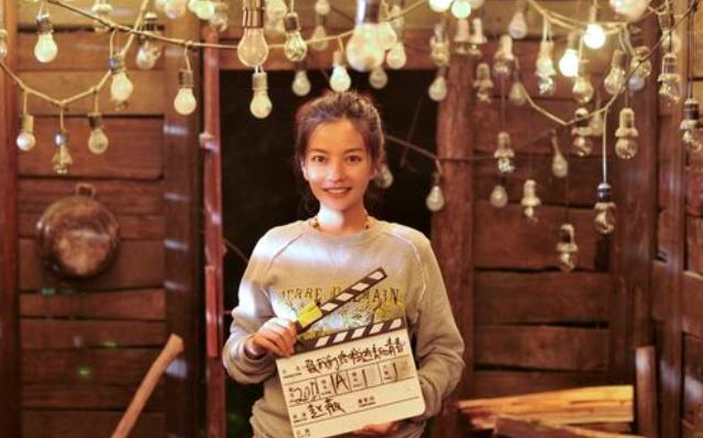 Lộ ảnh Triệu Vy tức giận, quát mắng diễn viên khi làm đạo diễn