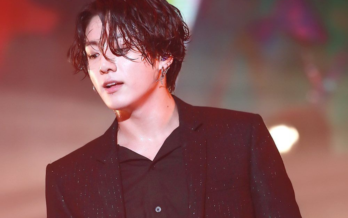 Jungkook (BTS) có hơn 200 fancam đạt 1 triệu view, khẳng định sức hút bất biến trên sân khấu