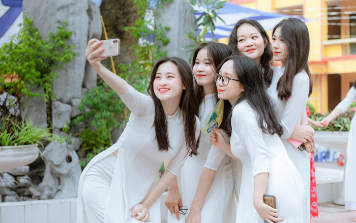 'Choáng' với bảng điểm môn Văn của lớp học tại Hà Nội: 42/44 học sinh đạt từ điểm 8 trở lên, 5 thành viên lọt vào 'top thủ khoa' của thành phố