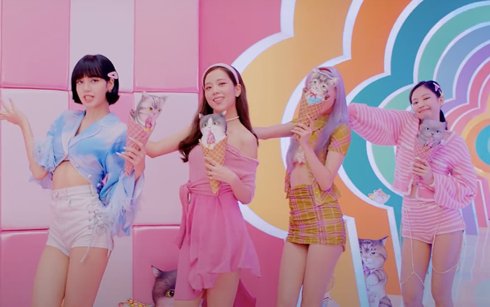 Soi 'tất tần tật' trang phục được sử dụng trong MV 'Ice Cream' BLACKPINK và Selena Gomez