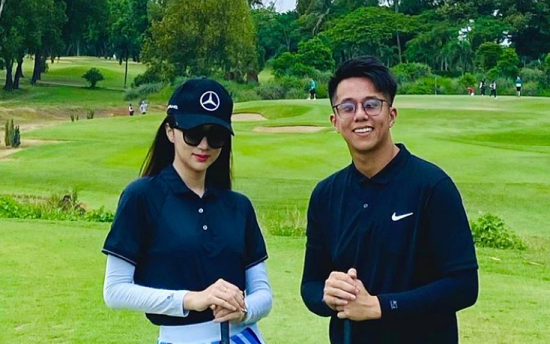 Hoa hậu đi đánh golf: Hương Giang diện váy siêu ngắn, Huyền My kín bưng nhưng vẫn khoe trọn đường cong