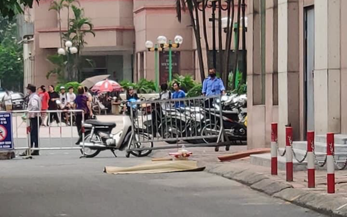 Bàng hoàng phát hiện bé gái 6 tuổi rơi từ tầng 12 chung cư xuống đất tử vong thương tâm