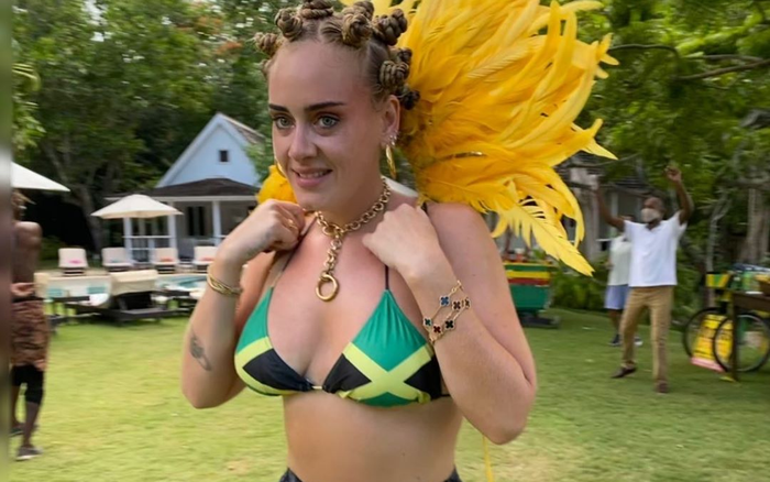 Khoe dáng sau khi giảm cân, Adele lại bị kéo vào lùm xùm