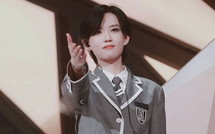 Lục Kha Nhiên (The9): Tóc ngắn cá tính, tự tin trên sân khấu nhưng lại đáng yêu, thích làm điệu mọi lúc mọi nơi