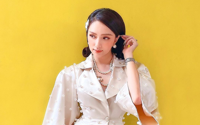 Dân mạng lại mê mẩn loạt ảnh Hương Giang style quý tộc: Có chút tình yêu nhan sắc thăng hạng vèo vèo