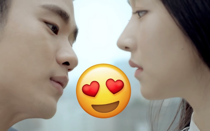 Không chỉ đẹp đôi trong 'Điên thì có sao', Kim Soo Hyun và Seo Ye Ji còn từng có cảnh khóa môi hụt từ 6 năm trước