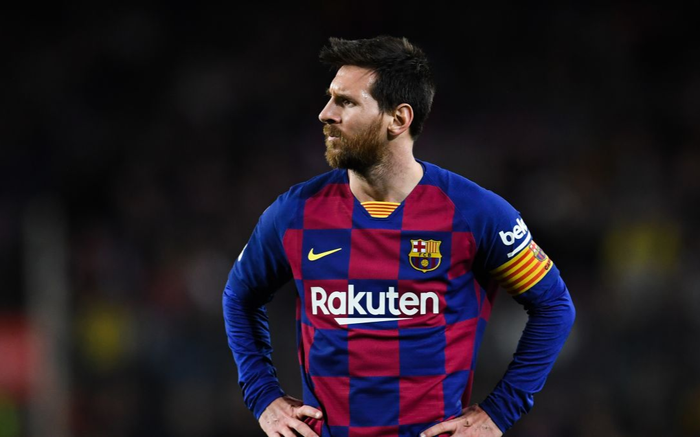 'Messi giờ đá bóng như đi dạo, nhìn quanh sân và chờ bóng đến chân mình'