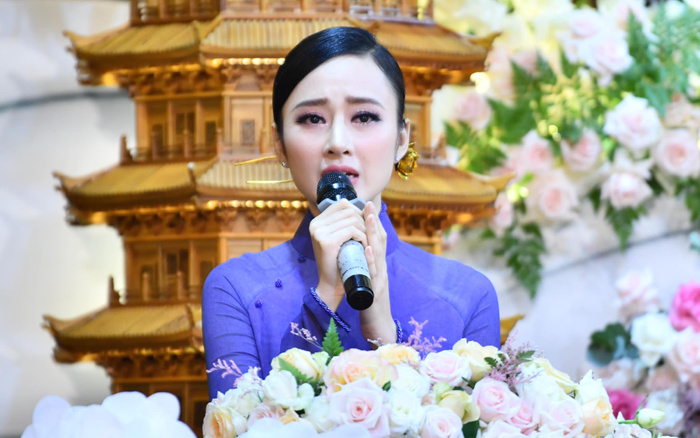 Angela Phương Trinh đằm thắm dịu dàng trong đại lễ Vu lan, dân mạng xuýt xoa: Đúng là tâm sinh tướng!