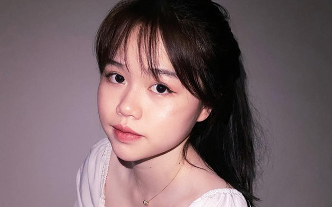 Sau màn khoe ảnh bikini, bạn gái Quang Hải gây sốc, không nhận cáo già và điệu đà