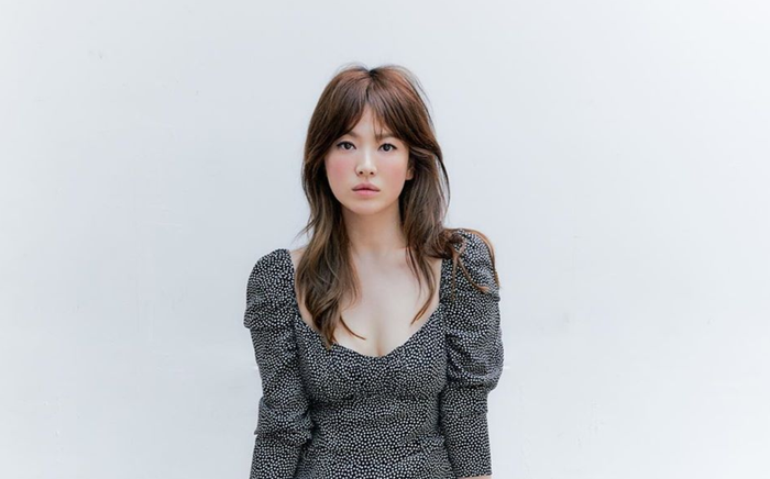 Song Hye Kyo tựa nàng thơ ở tuổi 40, lập tức gây bão Naver: 'Phu nhân K2' Song Yoona tấm tắc khen!