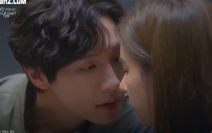 Ji Hyun Woo và Kim So Eun suýt hôn hụt mấy lần trong 'Lonely Enough To Love' tập 4