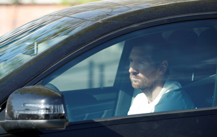 Messi vẫn chưa xuất hiện tại Trung tâm Ciutat Esportiva để kiểm tra Covid-19