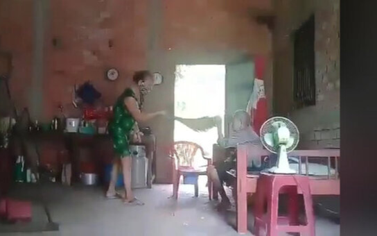 Nguyên nhân cụ bà bị con gái đánh đập, đổ chất bẩn lên đầu: Do không để lại tài sản gì