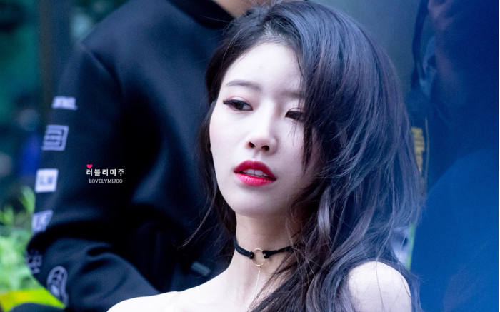 Nữ idol Mijoo (Lovelyz) bị tố quấy rối tình dục, sỗ sàng hỏi người lạ chuyện 18+