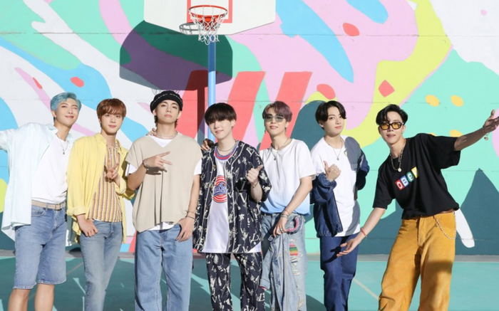 Phá kỷ lục, BTS đứng đầu 'Billboard Hot 100' trong 2 tuần liền: Knet nói gì?