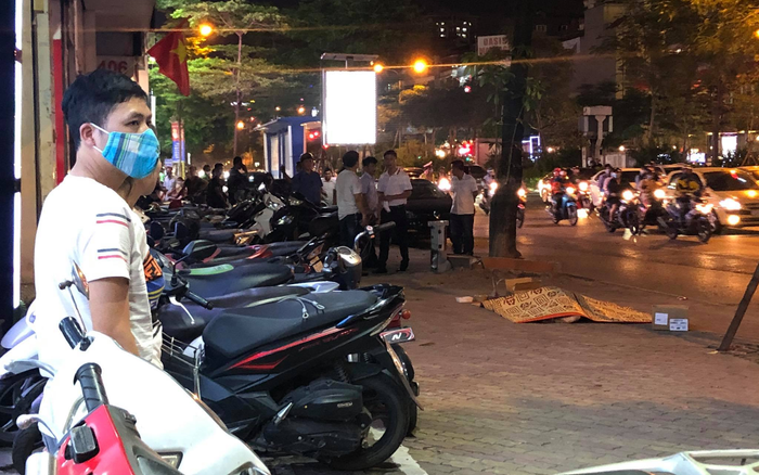 Nam học viên rơi từ tầng cao xuống đất tử vong khi đi học thêm Tiếng Anh